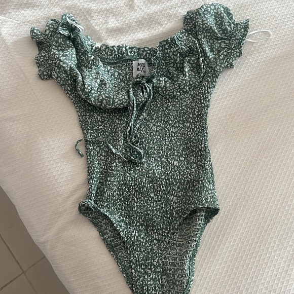 Princess Polly Bodysuit - Picture 4 of 7